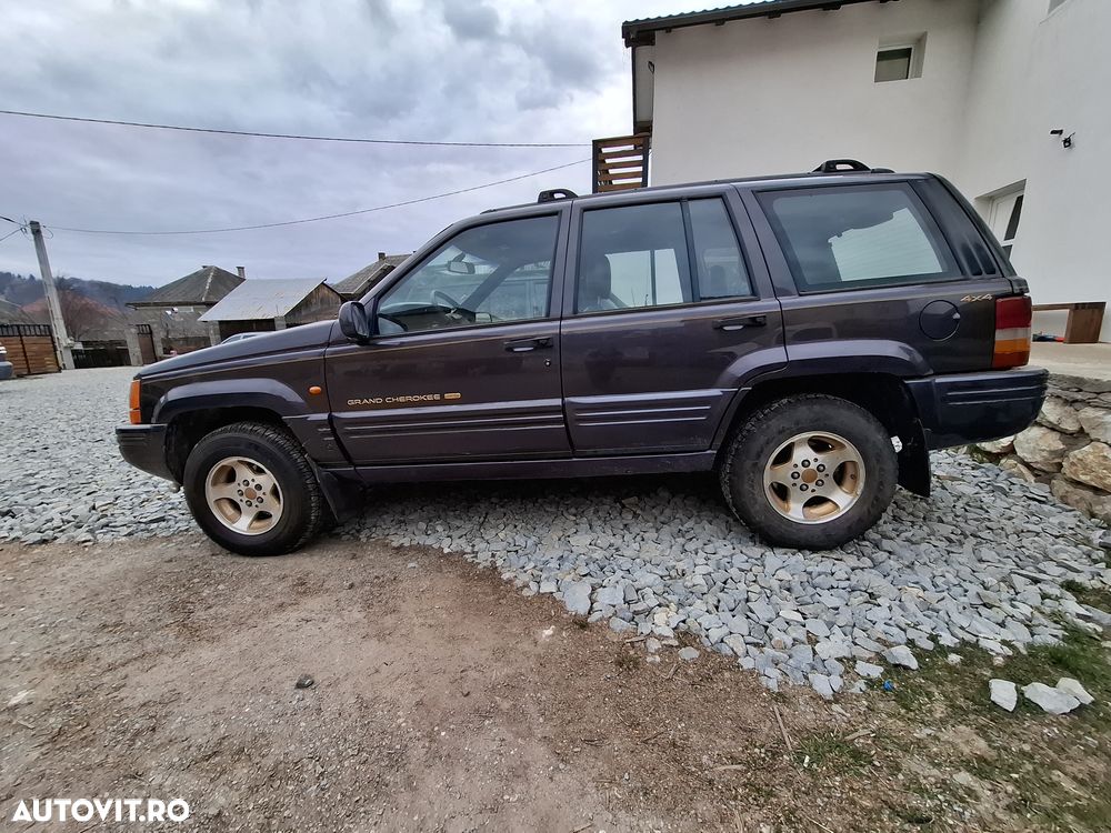Jeep Grand Cherokee - 1