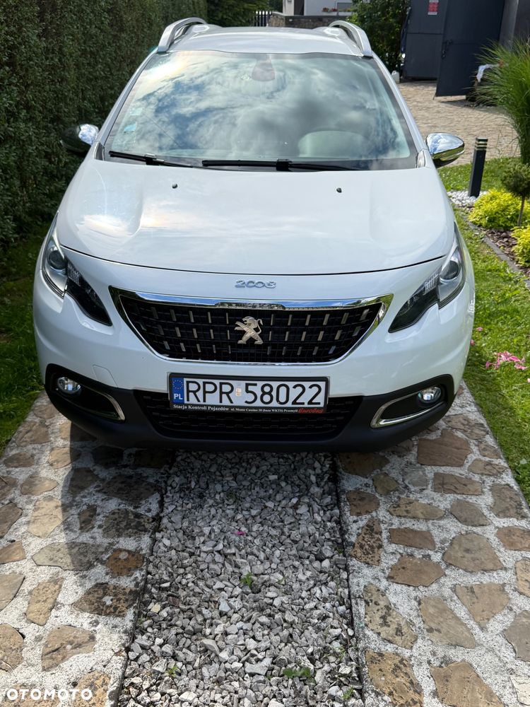 Peugeot 2008 1.2 Pure Tech GPF Style S&S EAT6 - 1