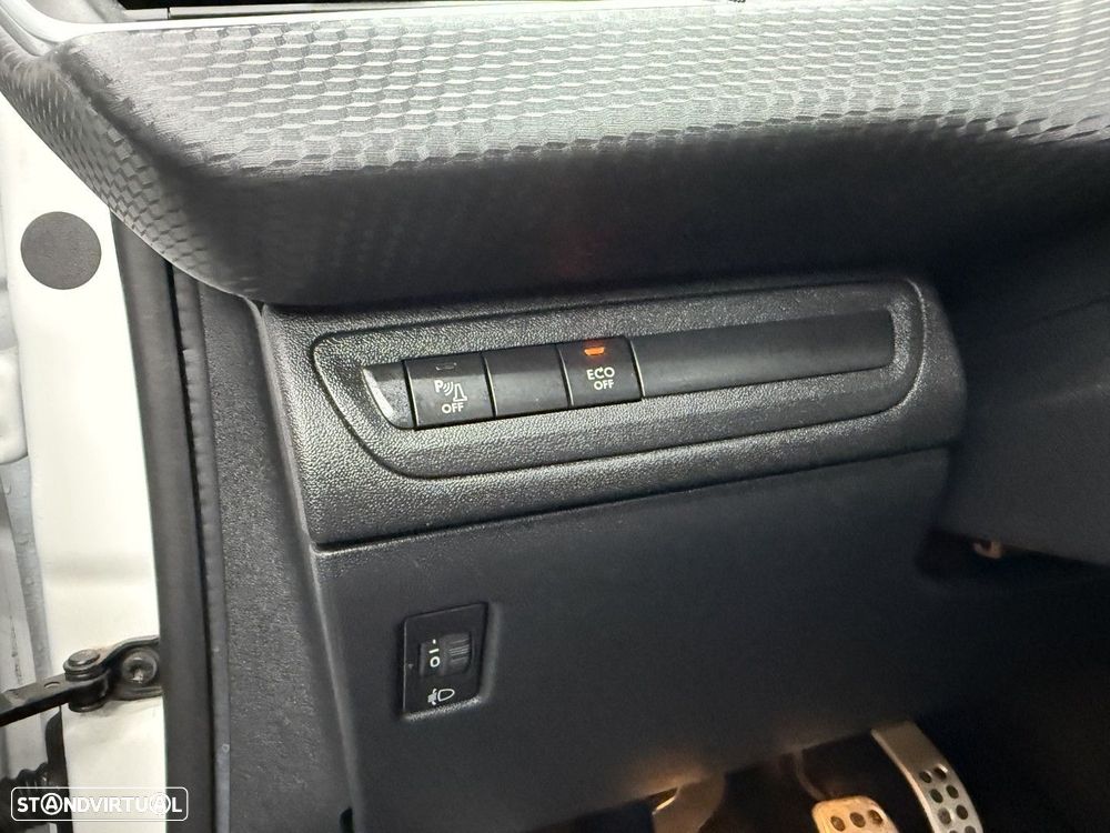 Peugeot 2008 1.2 PureTech GT Line - 19