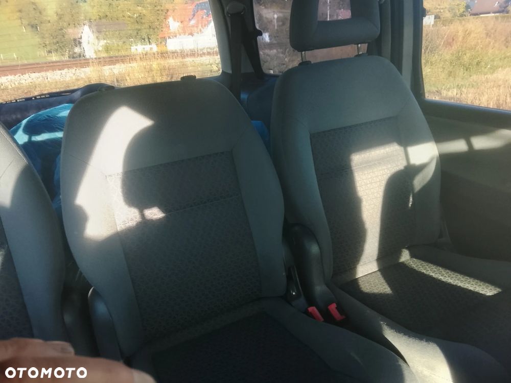 Ford Galaxy - 13