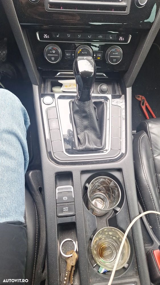 Volkswagen Passat - 12