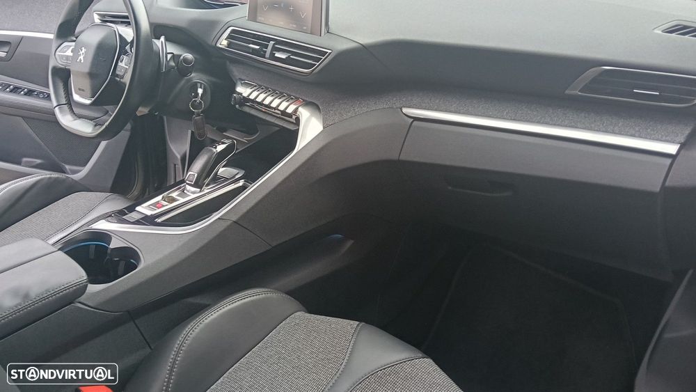 Peugeot 3008 1.6 BlueHDi Allure EAT6 J18 - 25