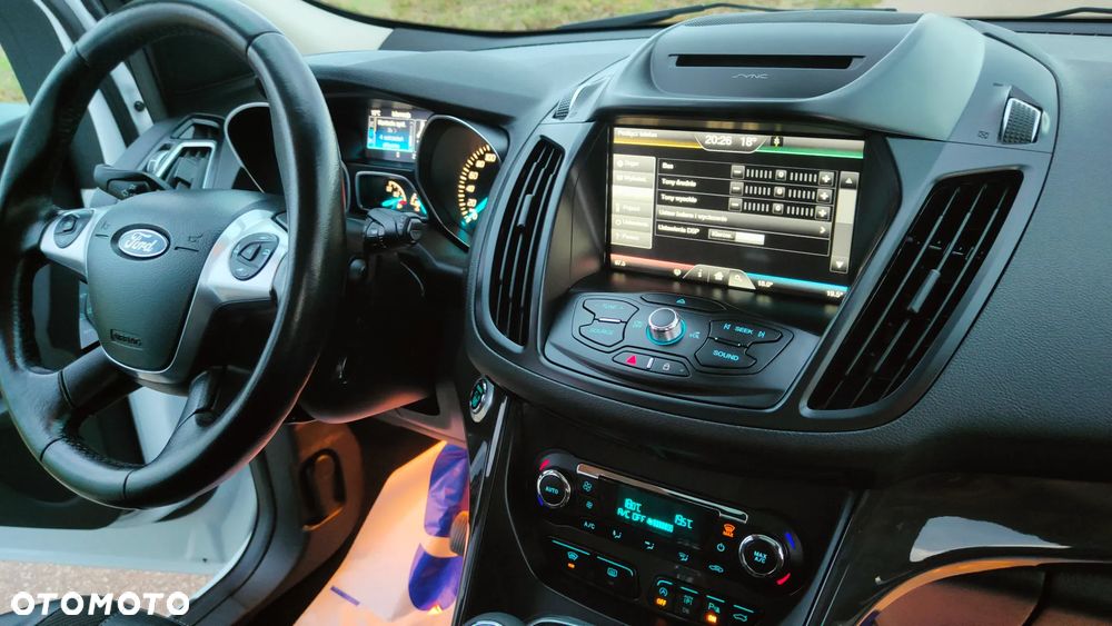 Ford Kuga - 36