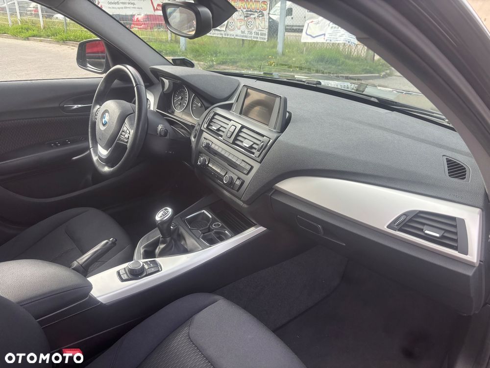 BMW Seria 1 116i - 30