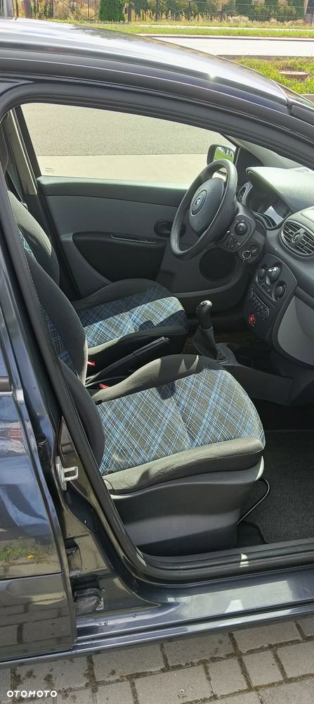 Renault Clio - 16
