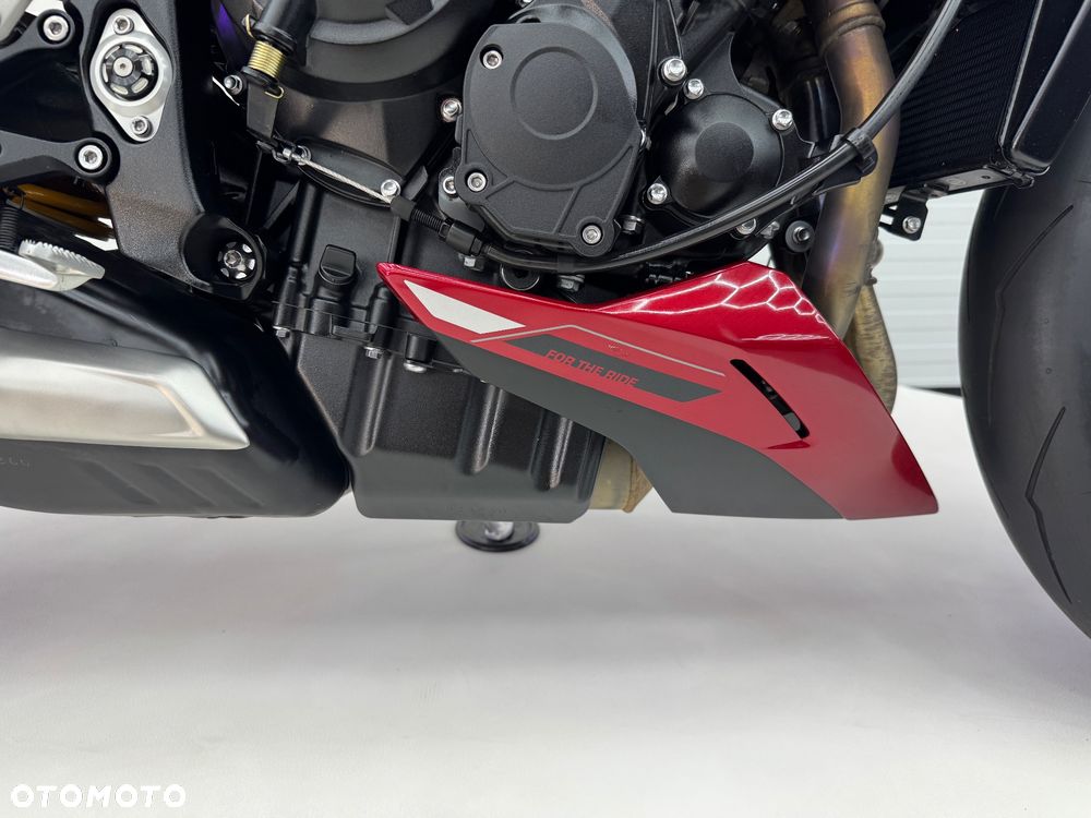 Triumph Street Triple - 15