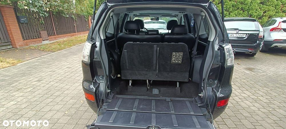 Mitsubishi Outlander 2.4 4WD CVT Instyle - 25