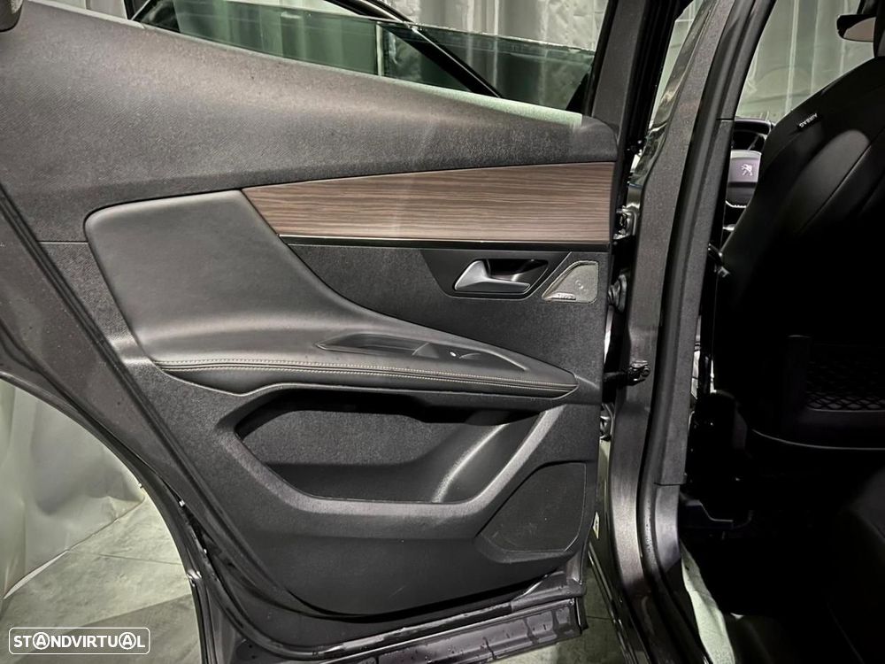 Peugeot 3008 1.6 Hybrid GT Pack e-EAT8 - 12