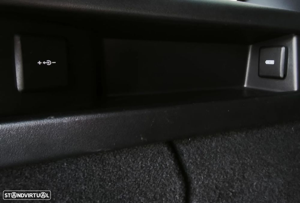 Land Rover Discovery Sport - 45