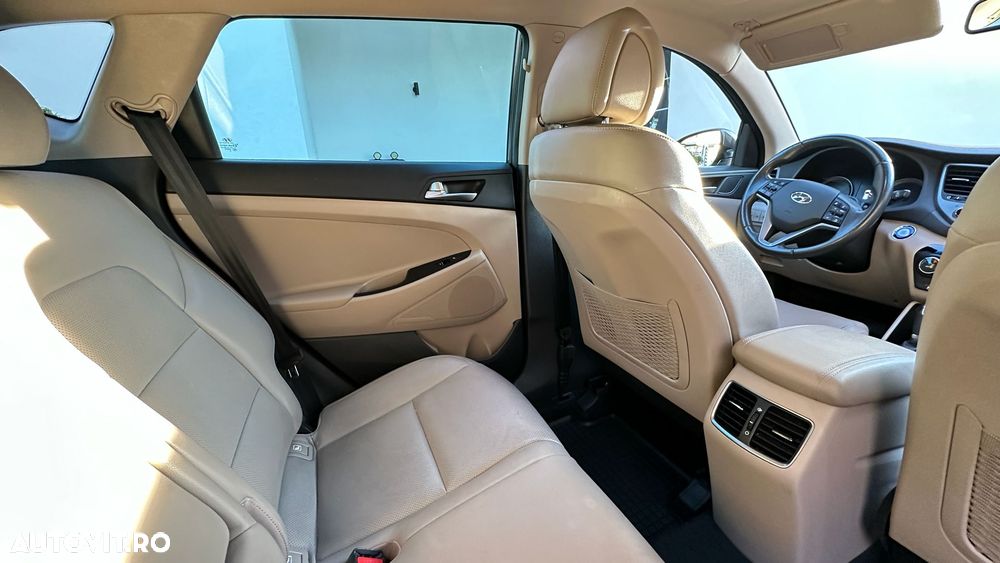 Hyundai Tucson 2.0 CRDI 4WD 6AT Luxury Pack+ - 11