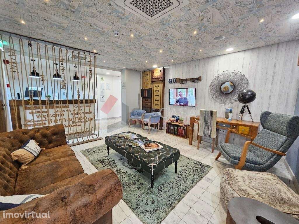 Hostel à Venda no Centro da Praia da Vitória! - Grande imagem: 4/47