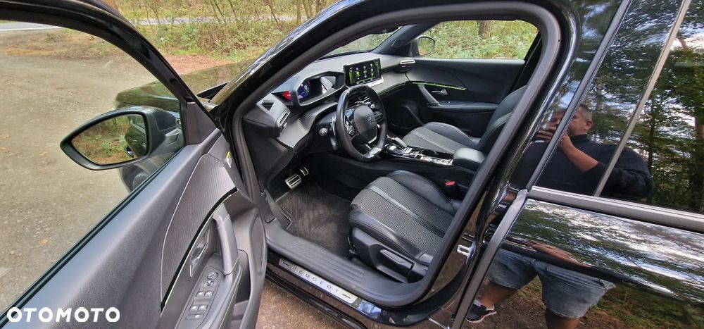 Peugeot 2008 1.2 PureTech GT Line S&S EAT8 - 11