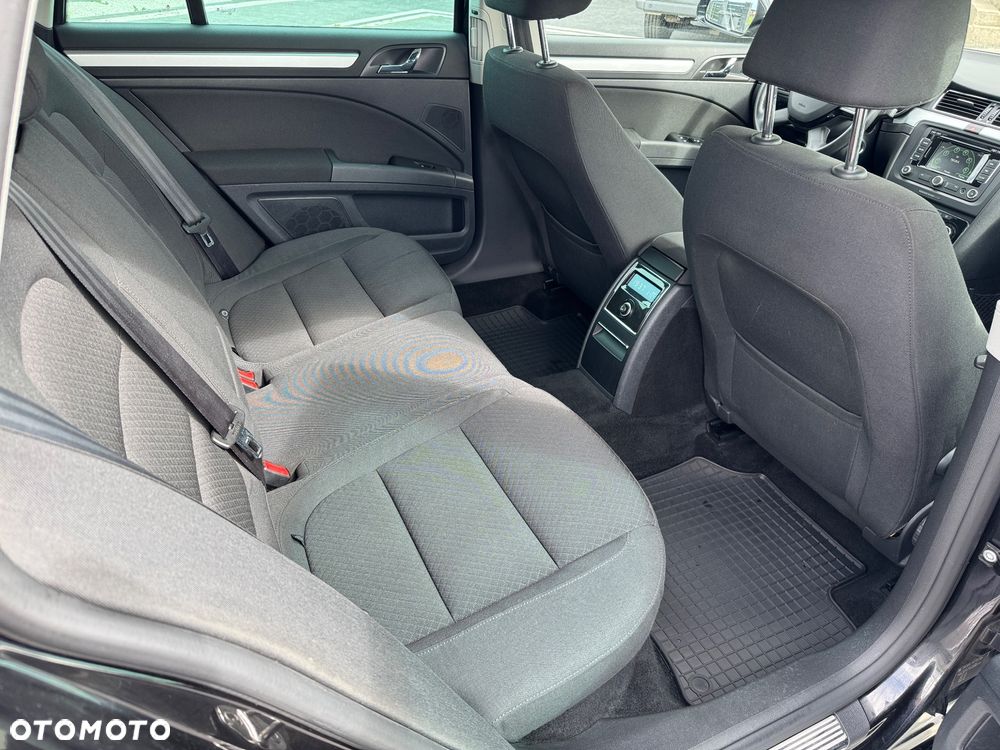 Skoda Superb 2.0 TDI Elegance - 25