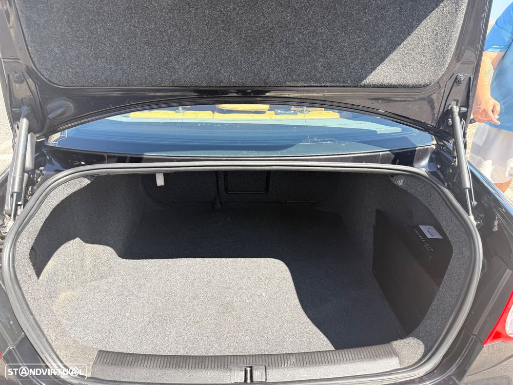 VW Jetta 1.4 TSI Sportline - 10