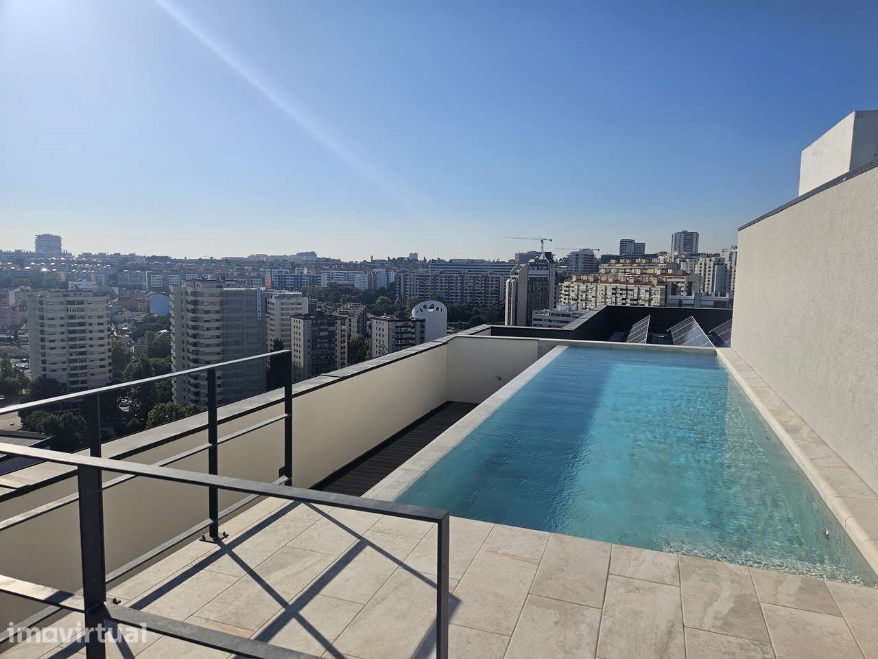 Apartamento T1 a estrear em Miraflores com Ginásio e Piscina - Grande imagem: 2/11