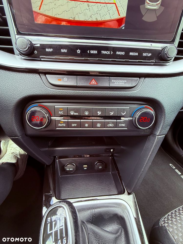 Kia Ceed 1.6 CRDi (48V Mild-Hybrid) Platinum - 22