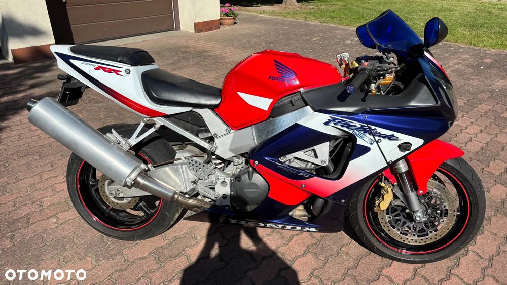 Honda CBR - 3