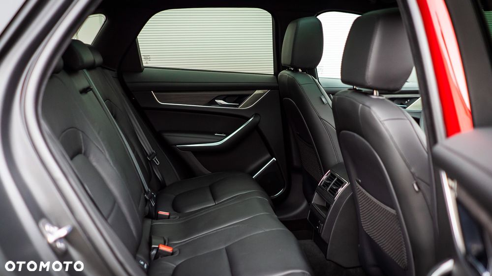 Jaguar F-Pace - 26