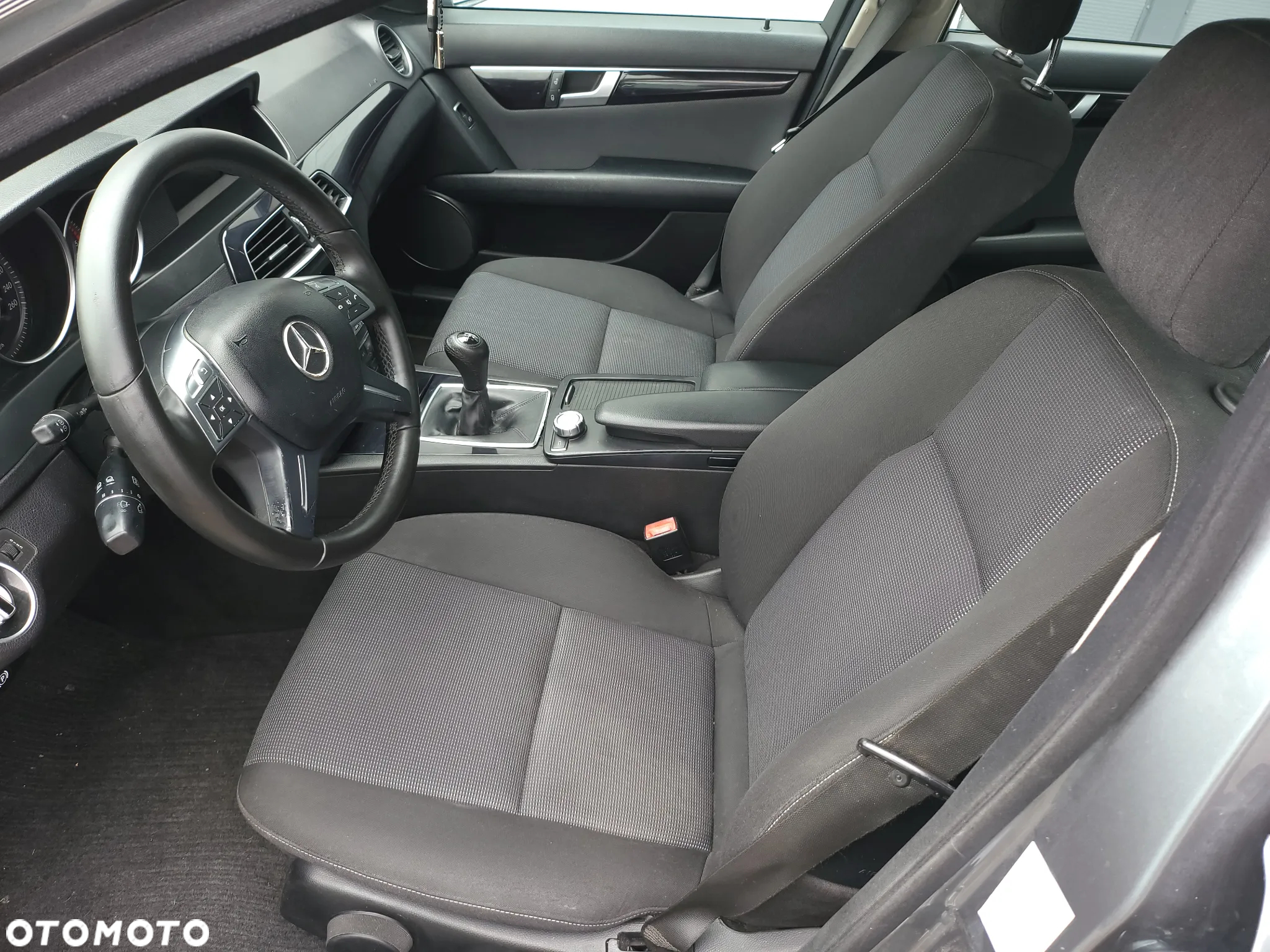 Mercedes-Benz Klasa C 220 CDI BlueEff Edition Elegance - 26