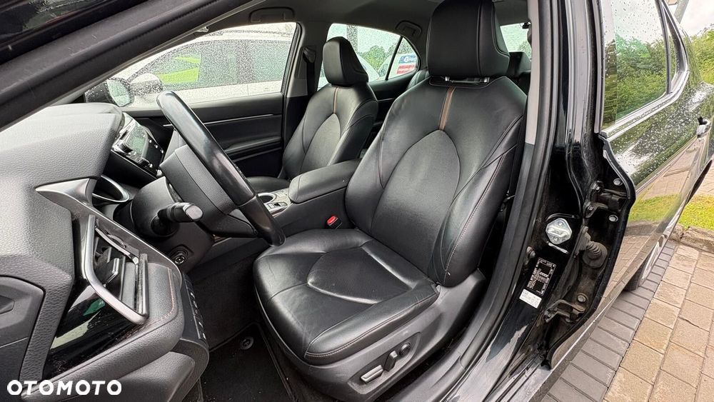 Toyota Camry - 5