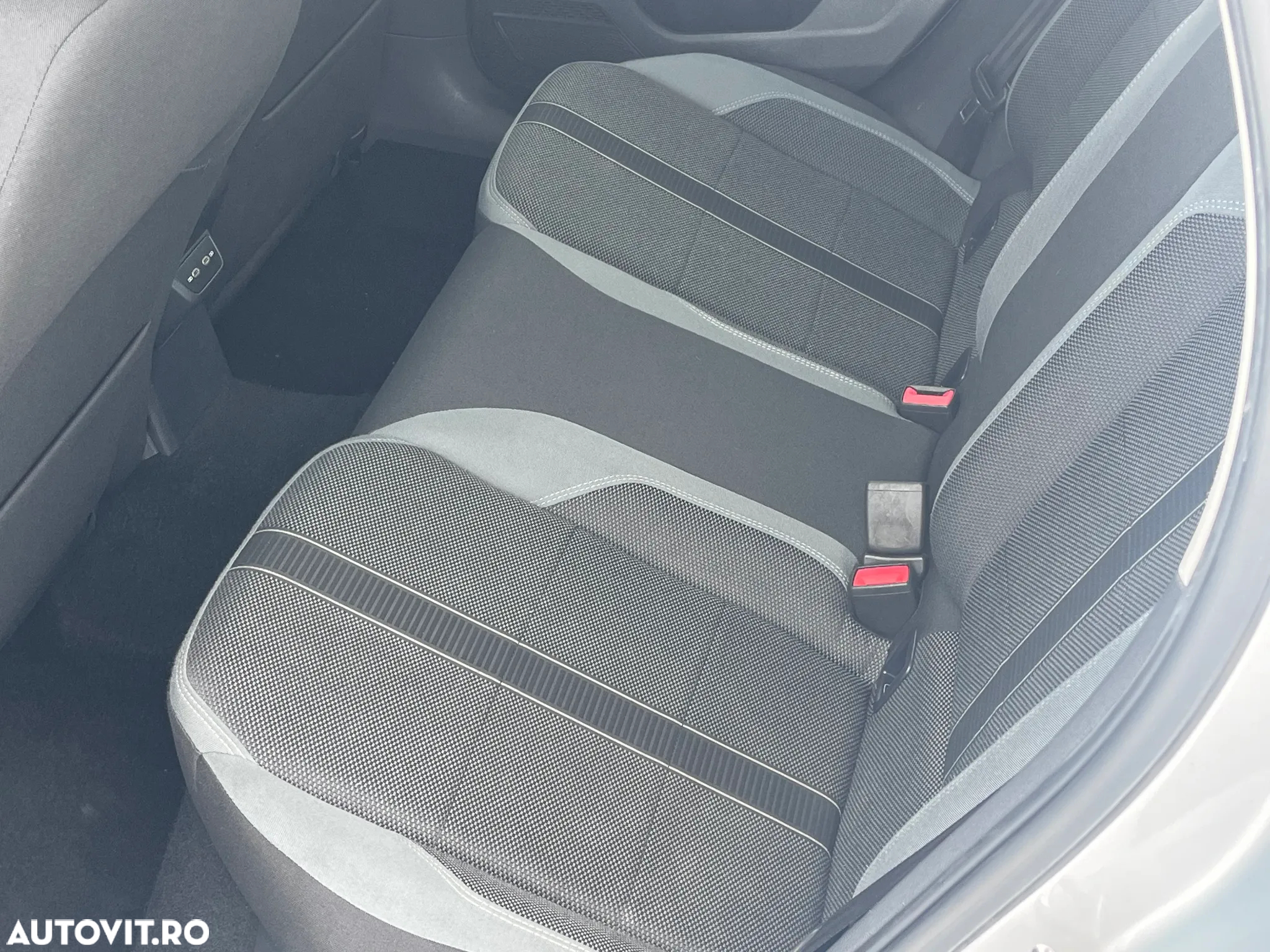 Volkswagen Polo 1.0 TSI DSG Style - 23
