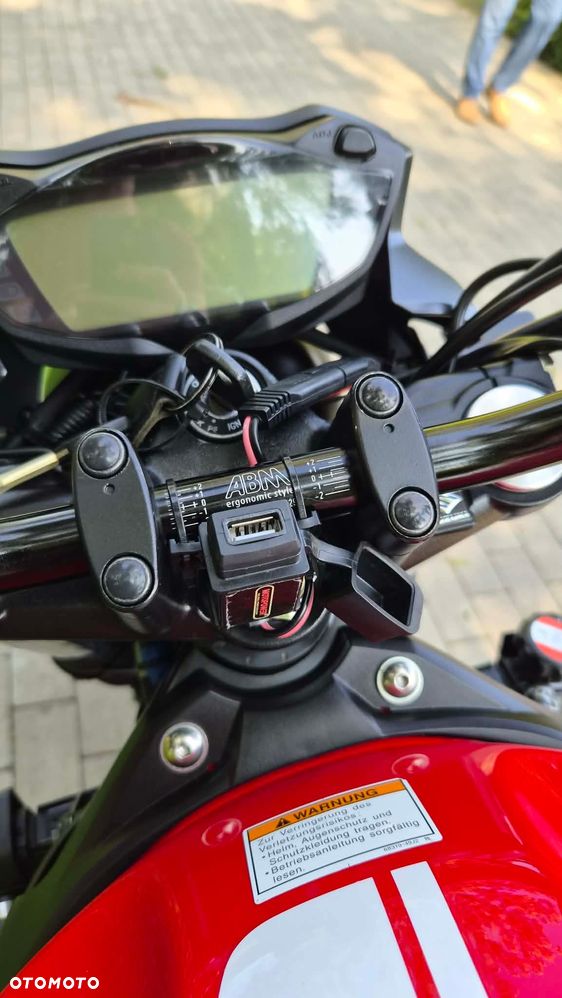 Suzuki SV - 28