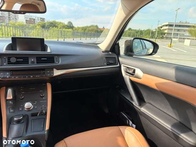 Lexus CT - 8