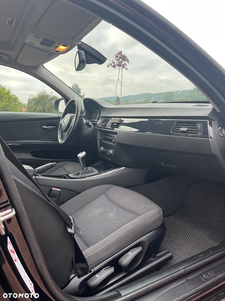 BMW Seria 3 318i - 10