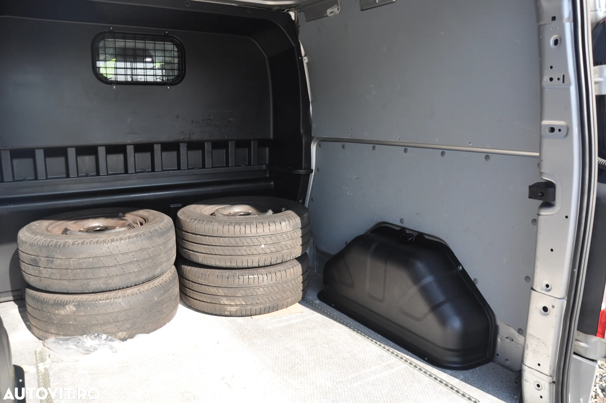 Ford Transit Custom L2H1 Doka 5 Locuri - 10