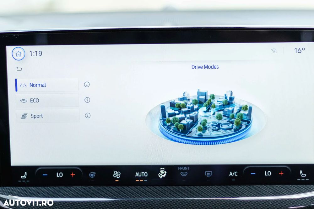 Ford Focus 1.0 EcoBoost 6MT MHEV ST-Line X - 32