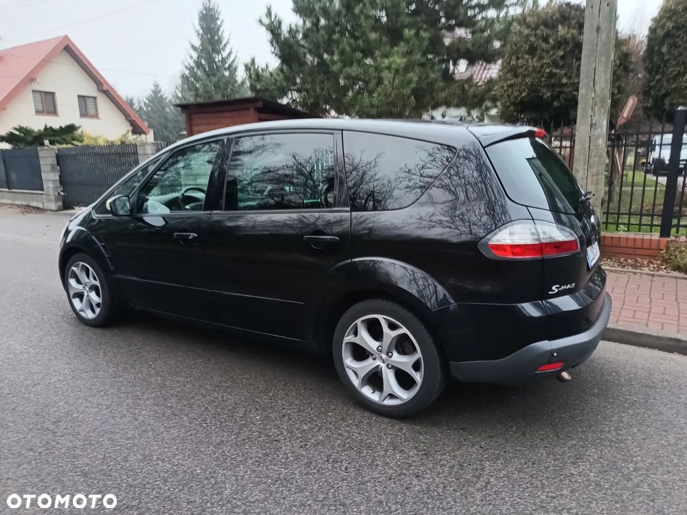 Ford S-Max - 11