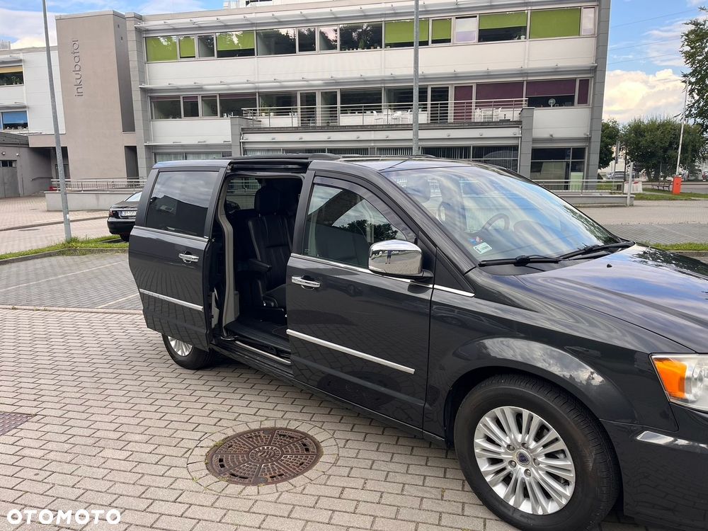 Lancia Voyager - 3