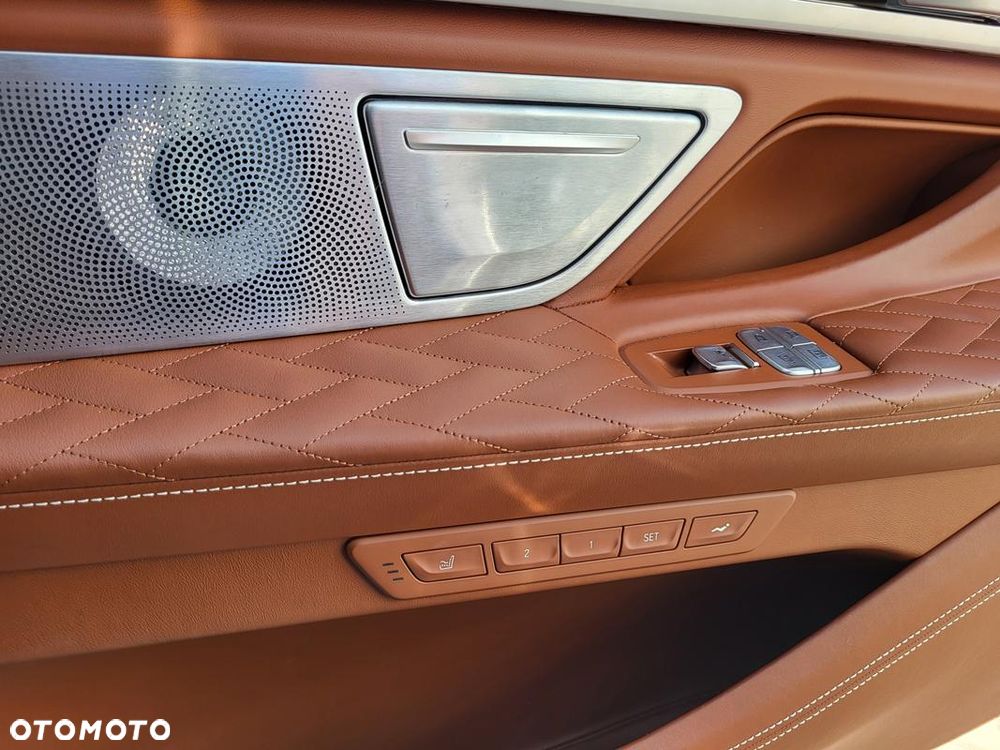 BMW Seria 7 - 21