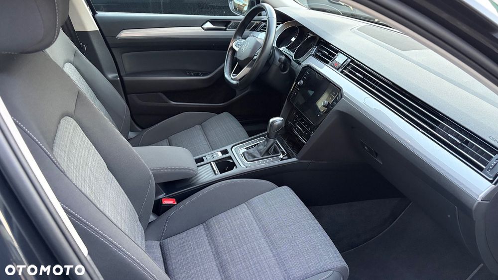 Volkswagen Passat Variant 2.0 TDI SCR DSG Business - 8