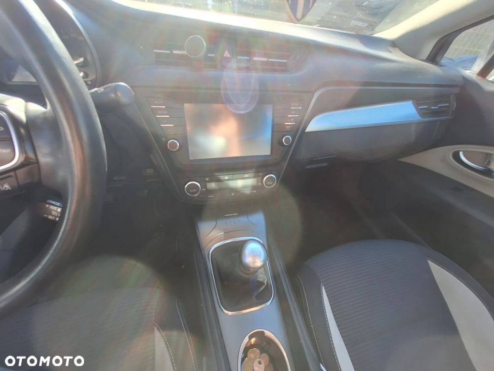 Toyota Avensis 1.8 Premium - 22