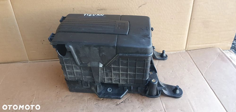 Obudowa podstawa akumulatora VW Tiguan I Lift 3C0915443A 3C0915335 - 3
