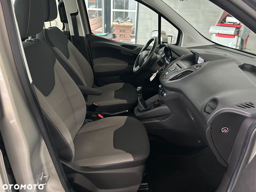 Ford Tourneo Courier 1.0 EcoBoost S&S Ambiente - 28
