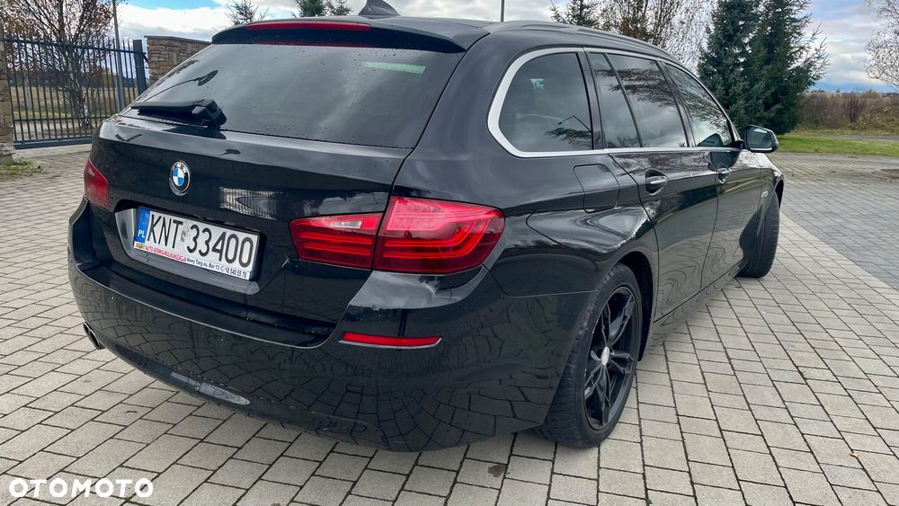 BMW Seria 5 525d xDrive Luxury Line - 7