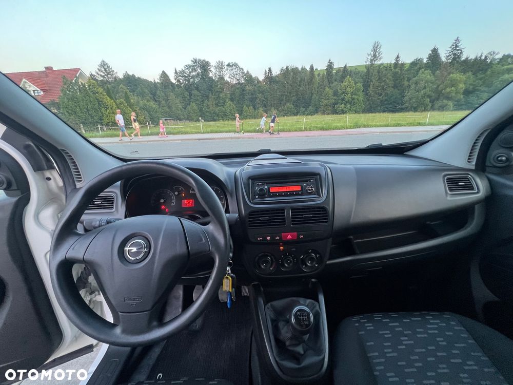 Opel COMBO - 11
