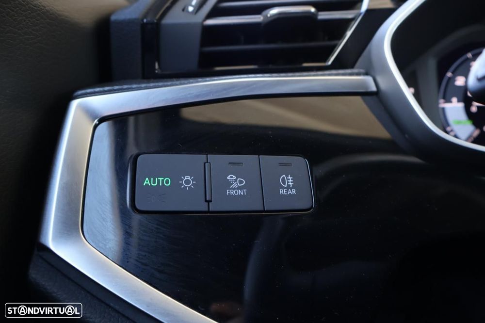 Audi Q3 45 TFSIe S line S tronic - 18