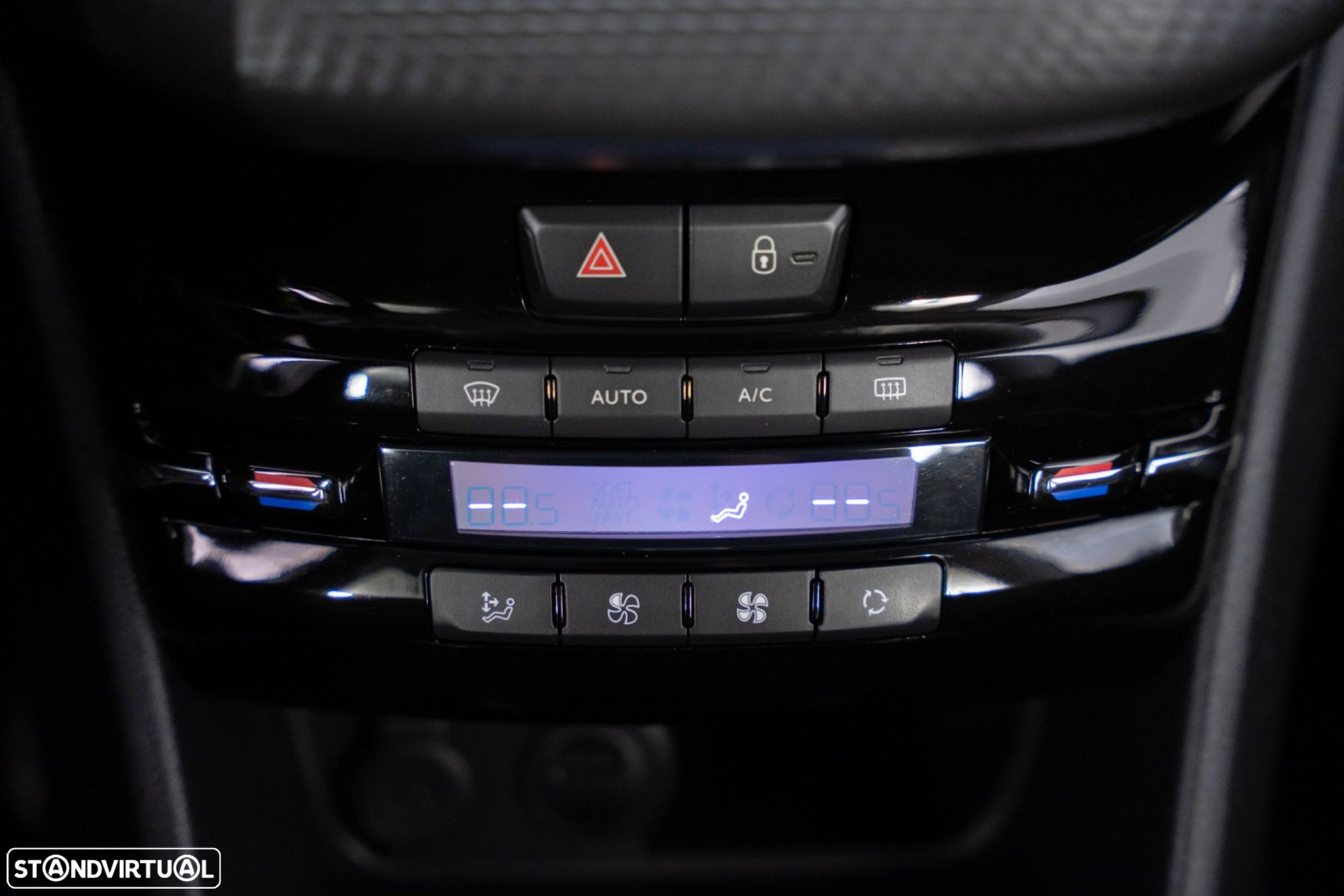 Peugeot 208 1.2 PureTech Allure - 22