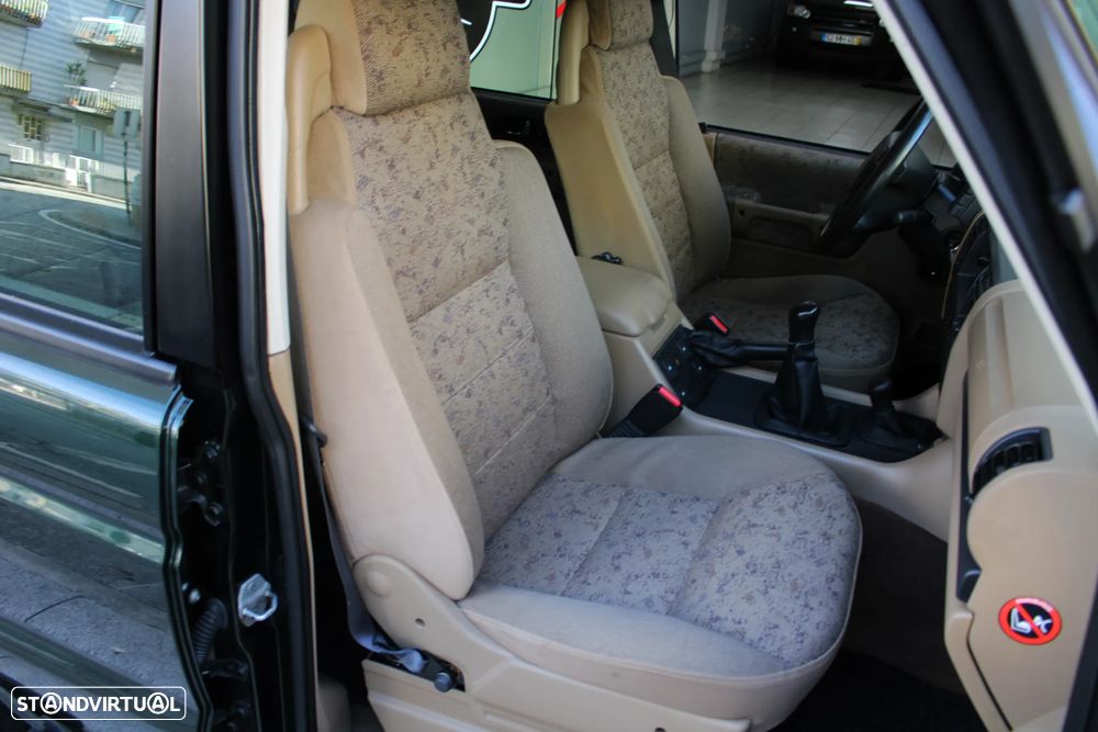 Land Rover Discovery 2.5 TD5 - 32
