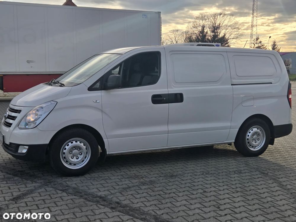 Hyundai H-1 Starex - 4