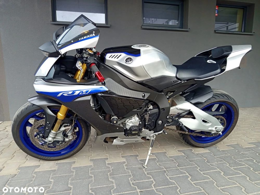 Yamaha R1