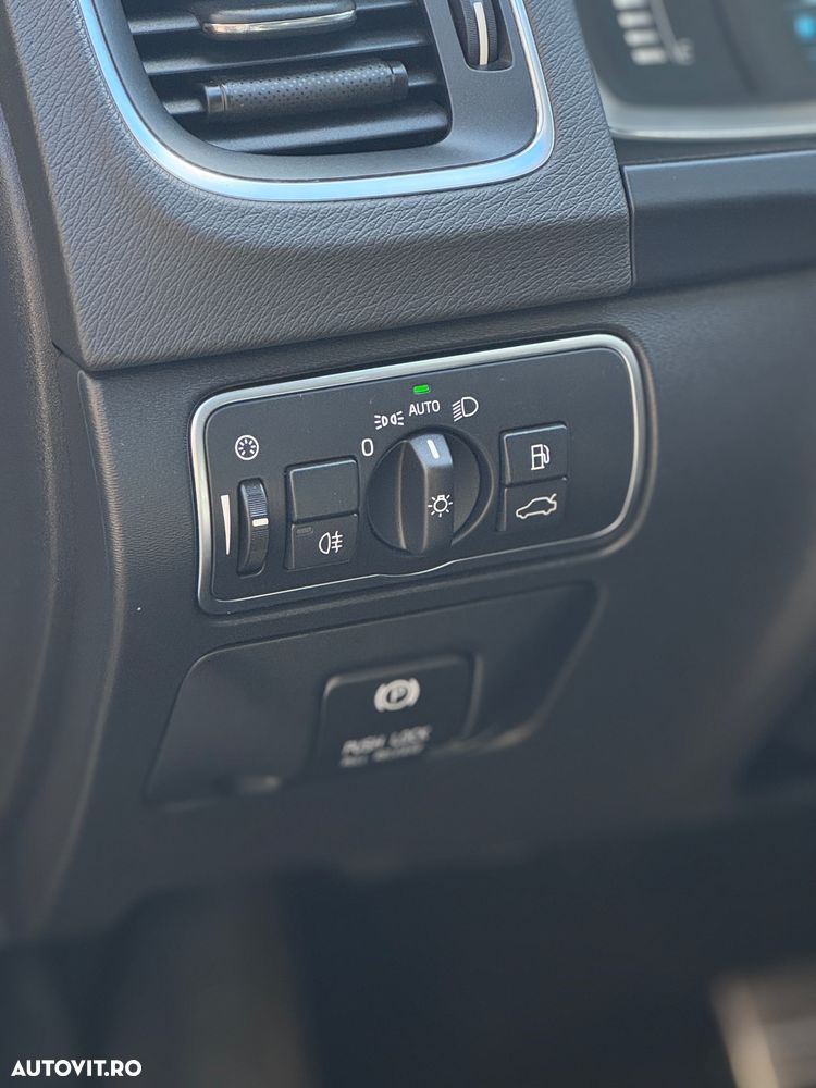 Volvo V60 D5 AWD Basic - 10