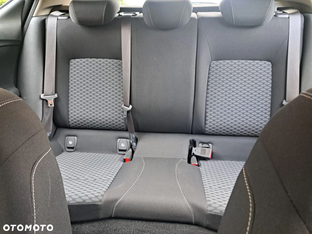 Opel Astra 1.4 T Enjoy - 11