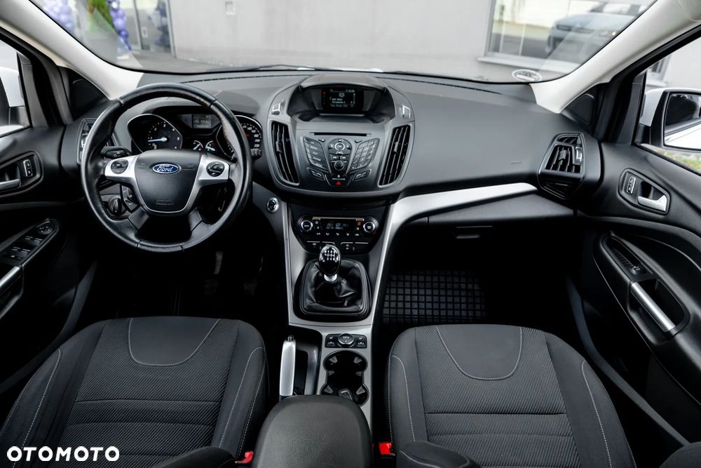Ford Kuga 2.0 TDCi 2x4 Titanium - 25