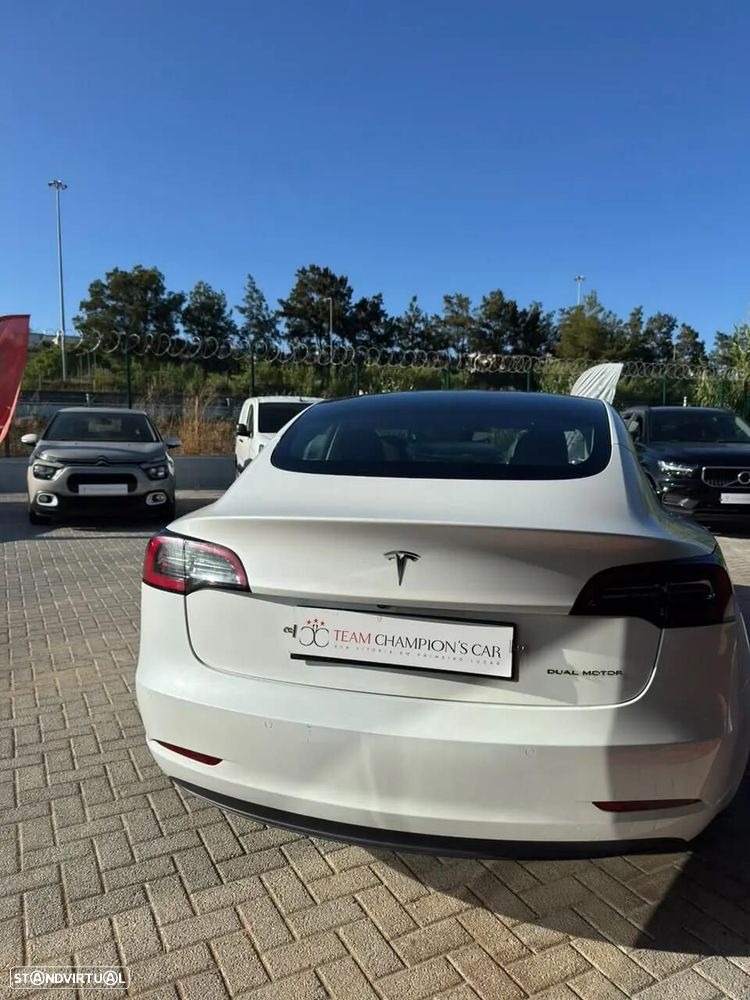 Tesla Model 3 - 10