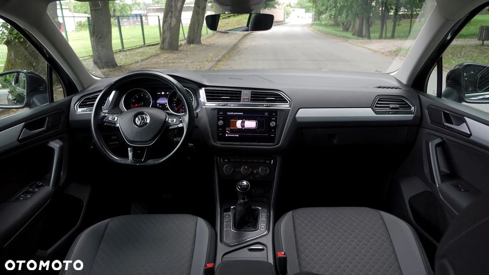 Volkswagen Tiguan - 11
