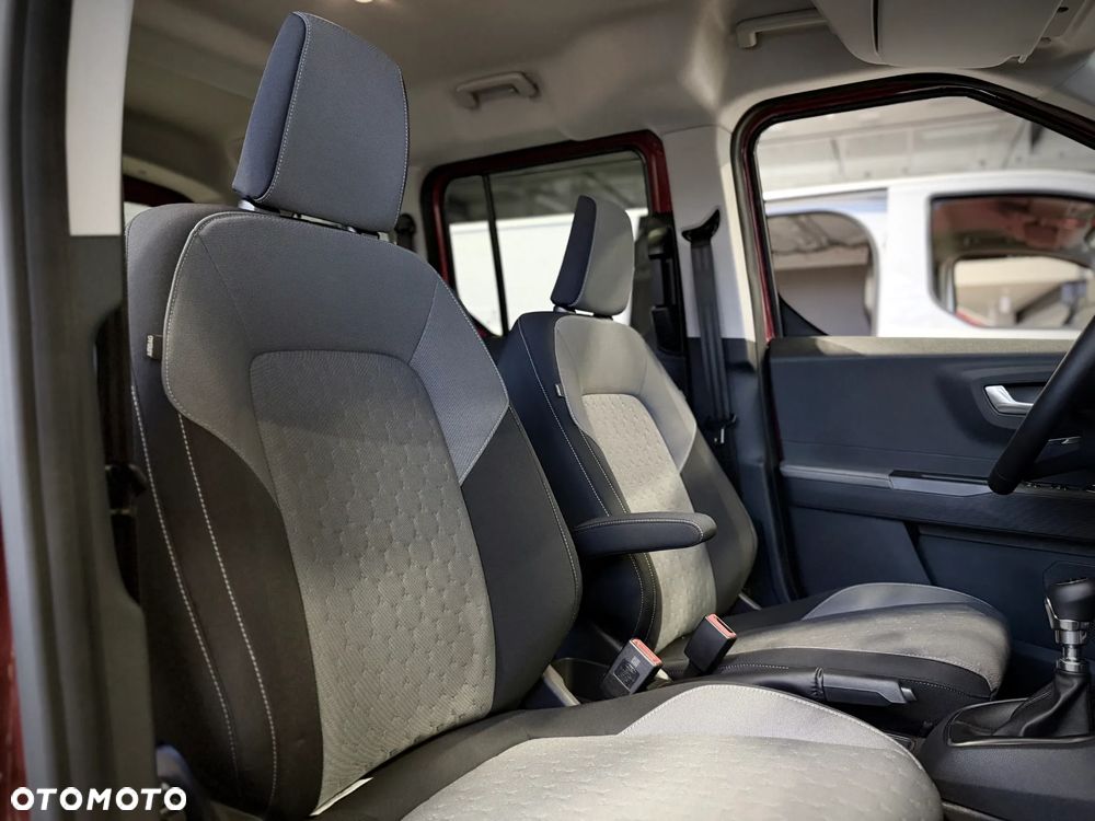 Ford Tourneo Courier 1.0 EcoBoost Titanium - 25